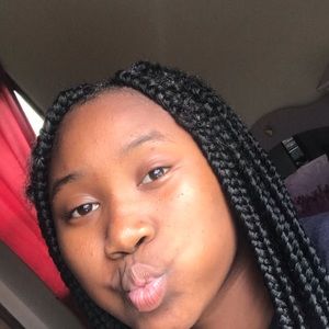 Meet your Posher, Dawnielle